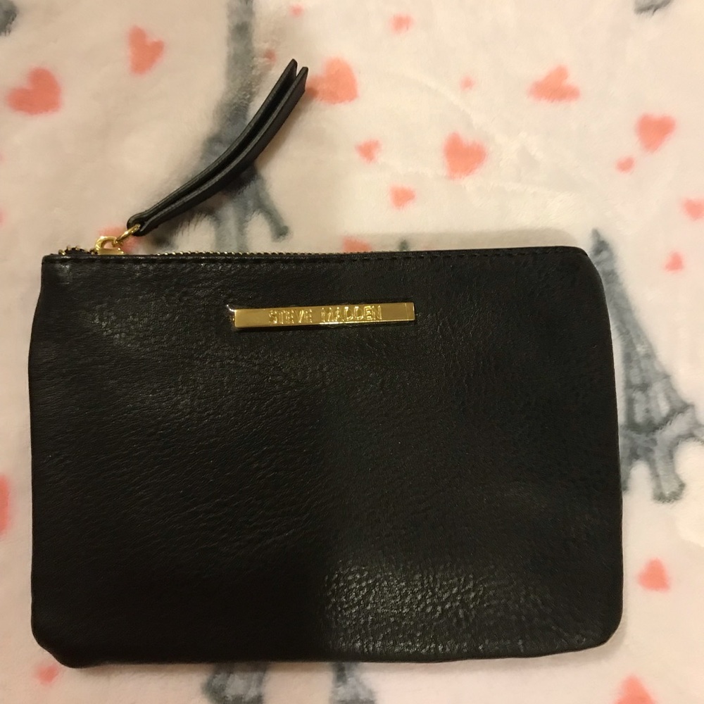 STEVE MADDEN wristlet black new with zipper.